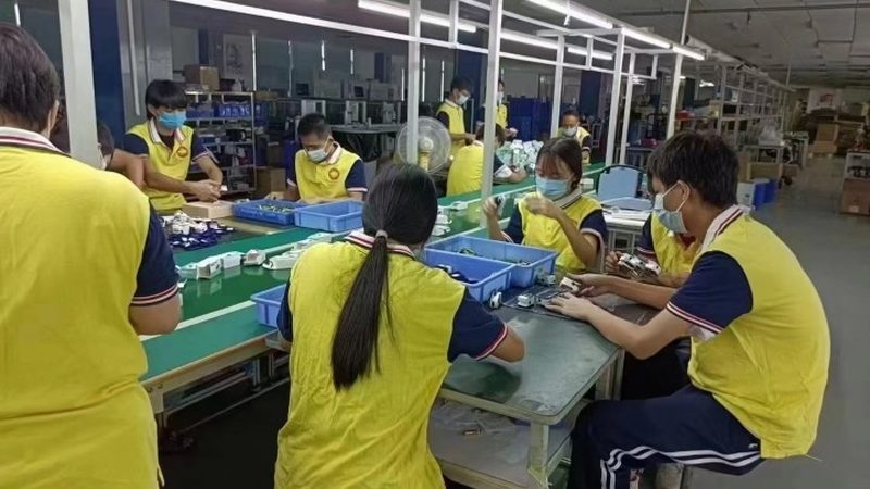 育儿嫂带睡与不带睡：价格差异背后的考量因素